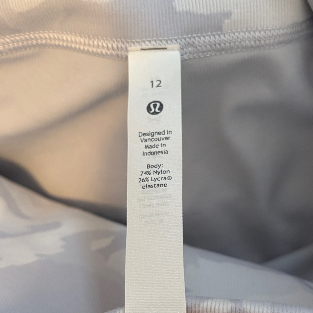 Lululemon Wunder Under Ribbed
Incognito Camo Jacquard Alpine White Starlight - Picture 6 of 8
